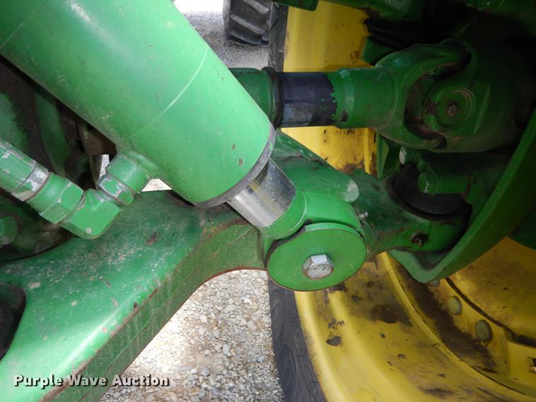 image for item DE1740 2005 John Deere 8520 tractor