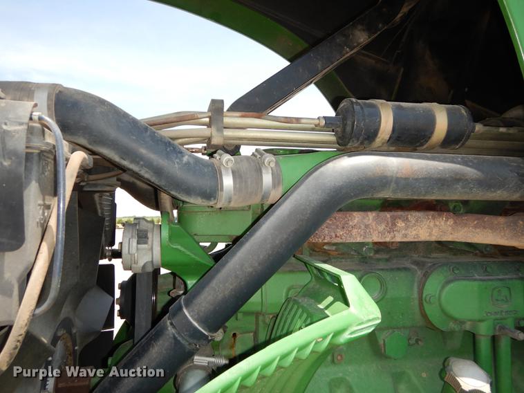 image for item DE1740 2005 John Deere 8520 tractor