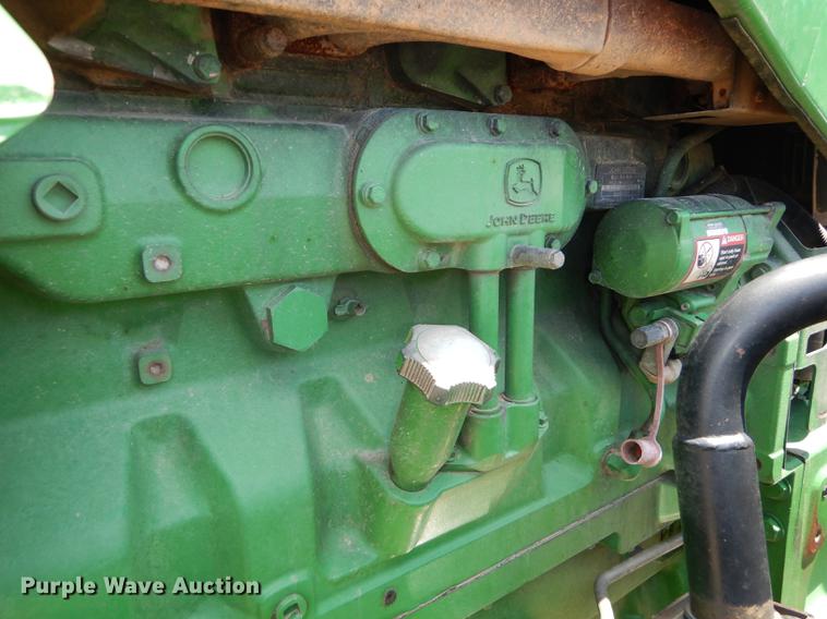 image for item DE1740 2005 John Deere 8520 tractor