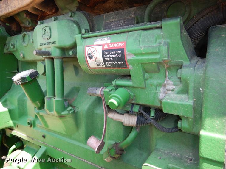 image for item DE1740 2005 John Deere 8520 tractor