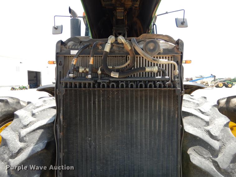 image for item DE1740 2005 John Deere 8520 tractor