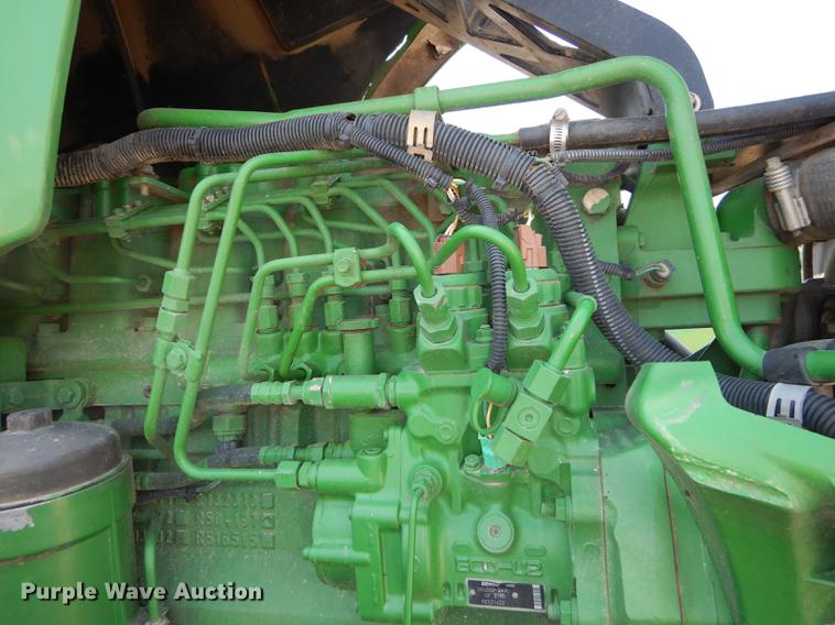 image for item DE1740 2005 John Deere 8520 tractor