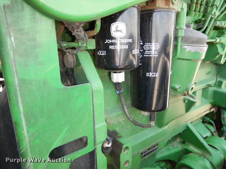 image for item DE1740 2005 John Deere 8520 tractor