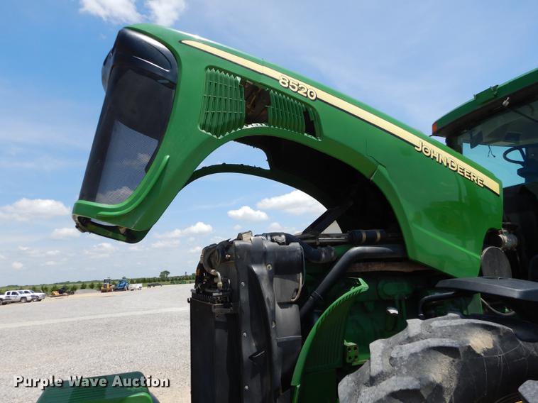 image for item DE1740 2005 John Deere 8520 tractor