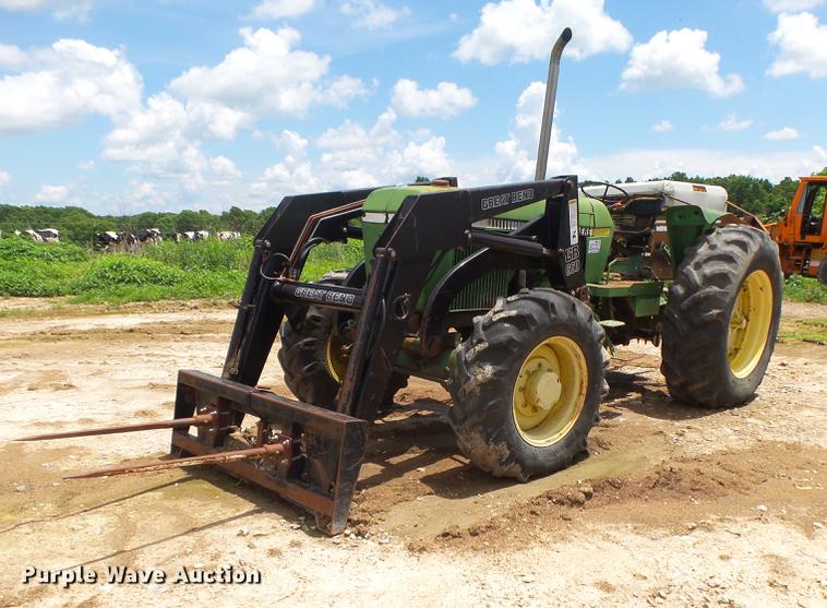 image for item DE3664 1980 John Deere 2940 tractor