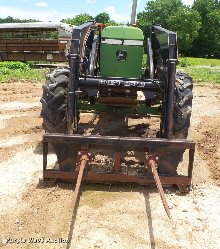 image for item DE3664 1980 John Deere 2940 tractor