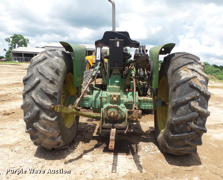 image for item DE3664 1980 John Deere 2940 tractor