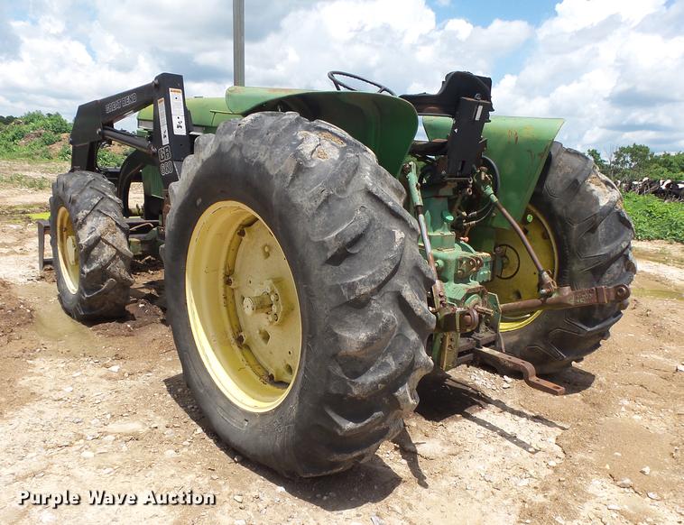 image for item DE3664 1980 John Deere 2940 tractor