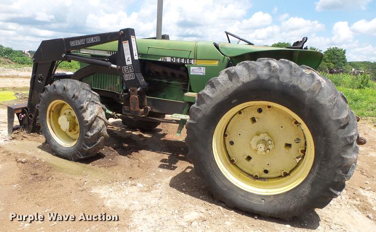 image for item DE3664 1980 John Deere 2940 tractor