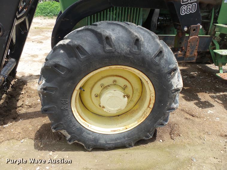 image for item DE3664 1980 John Deere 2940 tractor