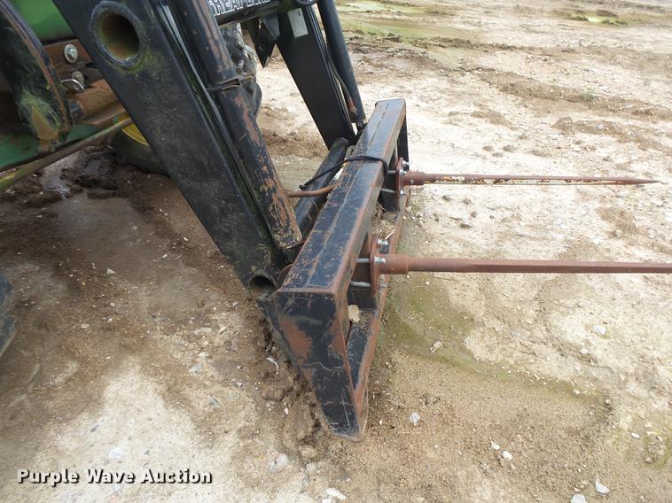 image for item DE3664 1980 John Deere 2940 tractor