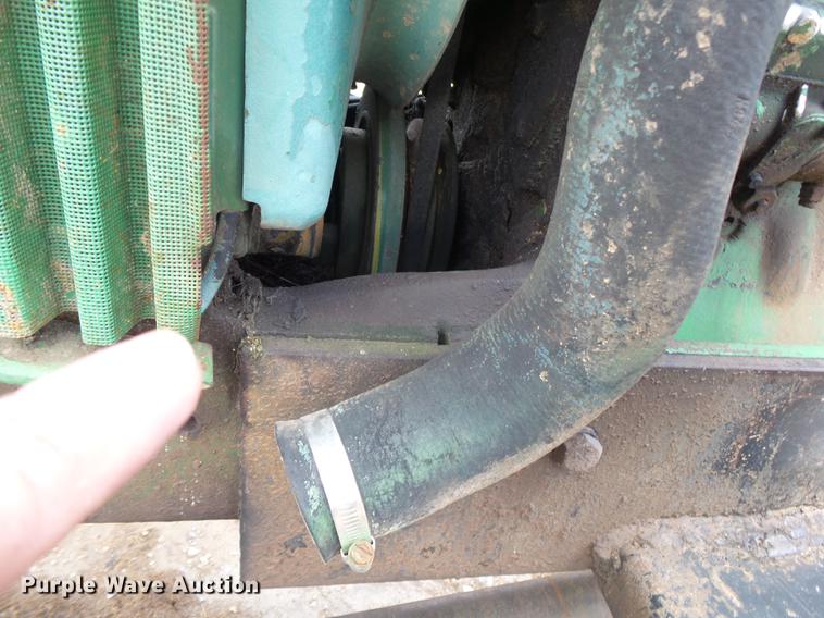 image for item DE3664 1980 John Deere 2940 tractor