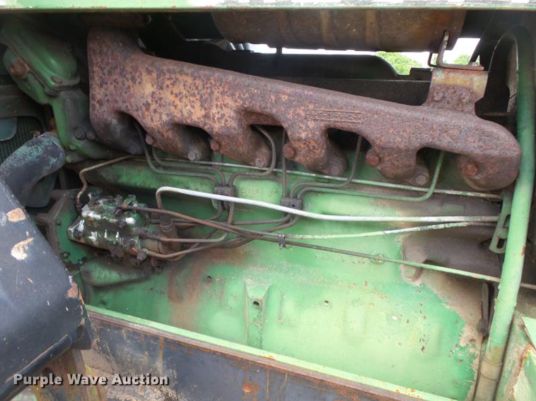 image for item DE3664 1980 John Deere 2940 tractor