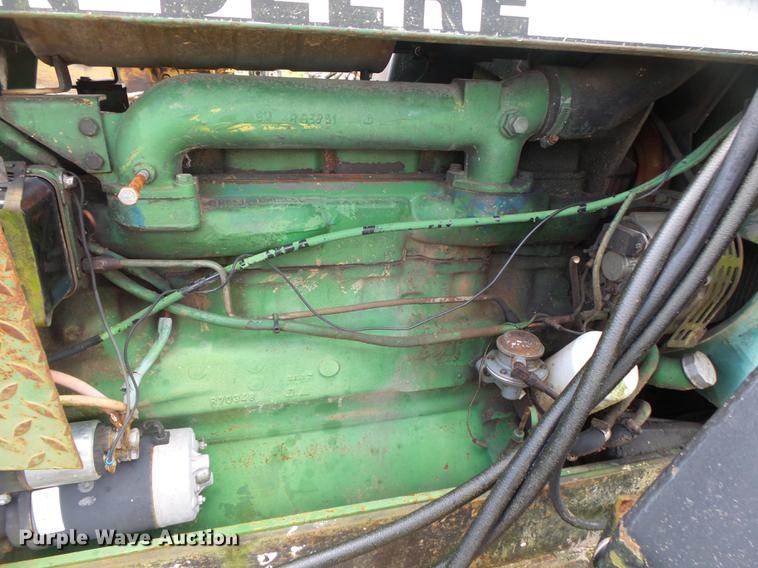 image for item DE3664 1980 John Deere 2940 tractor