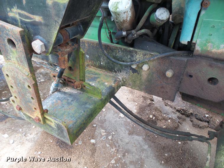 image for item DE3664 1980 John Deere 2940 tractor