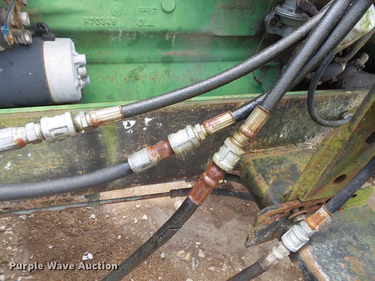 image for item DE3664 1980 John Deere 2940 tractor