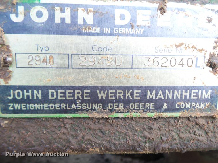 image for item DE3664 1980 John Deere 2940 tractor