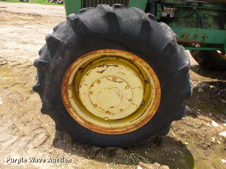 image for item DE3666 John Deere 3130 HFWD tractor