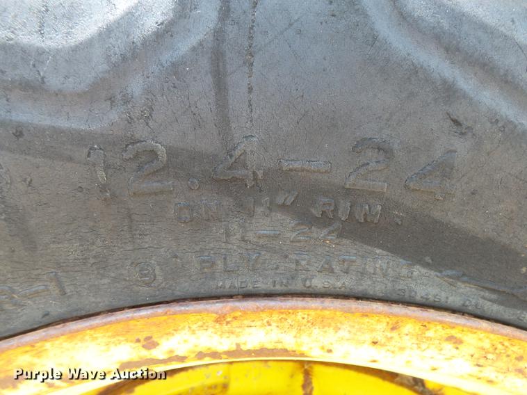 image for item DE3666 John Deere 3130 HFWD tractor