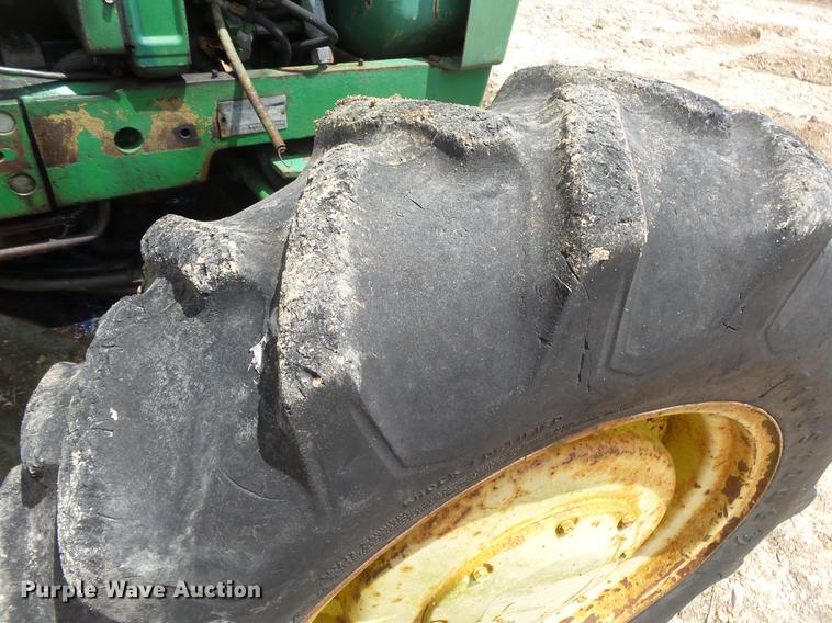 image for item DE3666 John Deere 3130 HFWD tractor