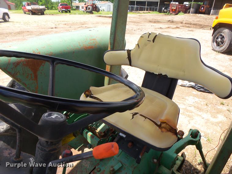 image for item DE3666 John Deere 3130 HFWD tractor