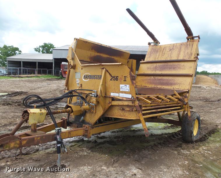image for item DE3667 HayBuster 256 Plus II bale processor