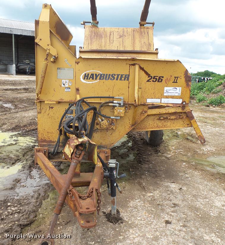 image for item DE3667 HayBuster 256 Plus II bale processor