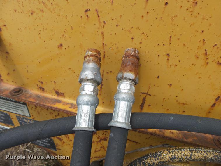 image for item DE3667 HayBuster 256 Plus II bale processor