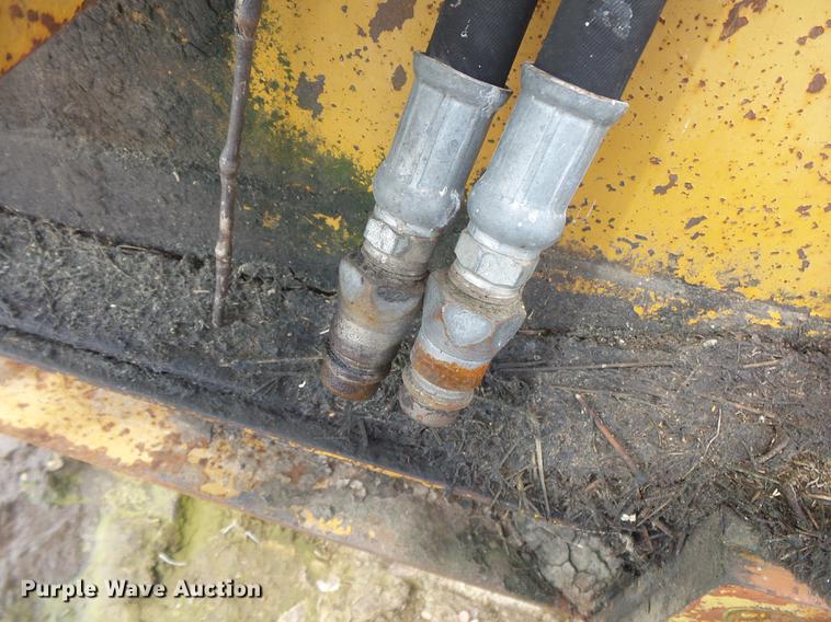 image for item DE3667 HayBuster 256 Plus II bale processor