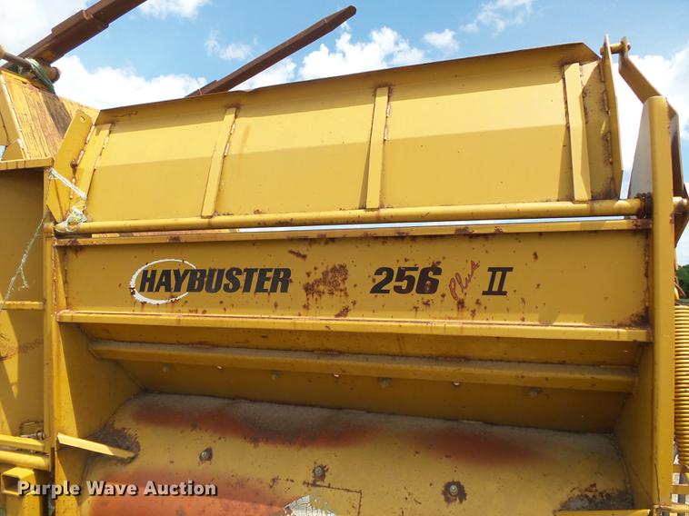 image for item DE3667 HayBuster 256 Plus II bale processor