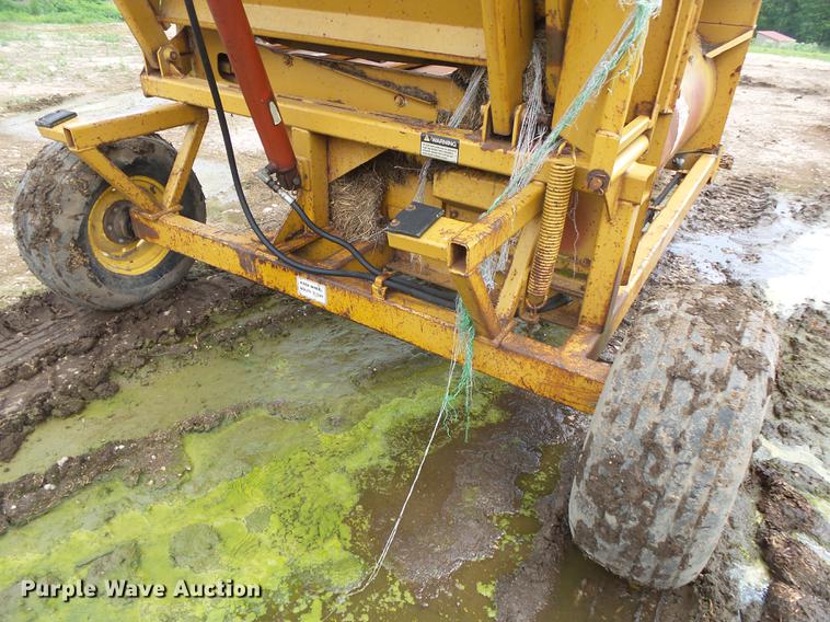 image for item DE3667 HayBuster 256 Plus II bale processor