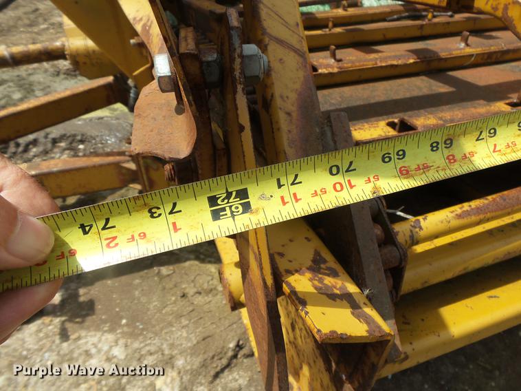 image for item DE3667 HayBuster 256 Plus II bale processor