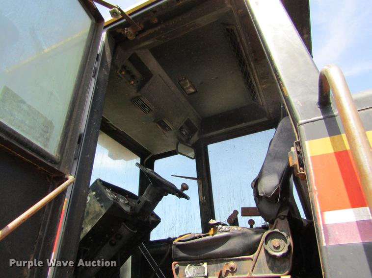 image for item DE6815 1979 Versatile 835 4WD tractor