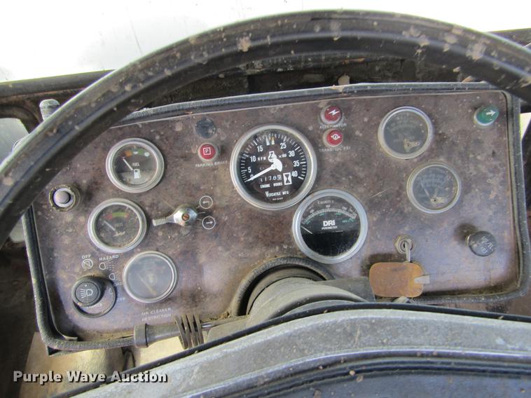 image for item DE6815 1979 Versatile 835 4WD tractor