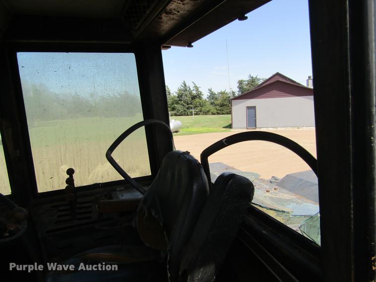 image for item DE6815 1979 Versatile 835 4WD tractor