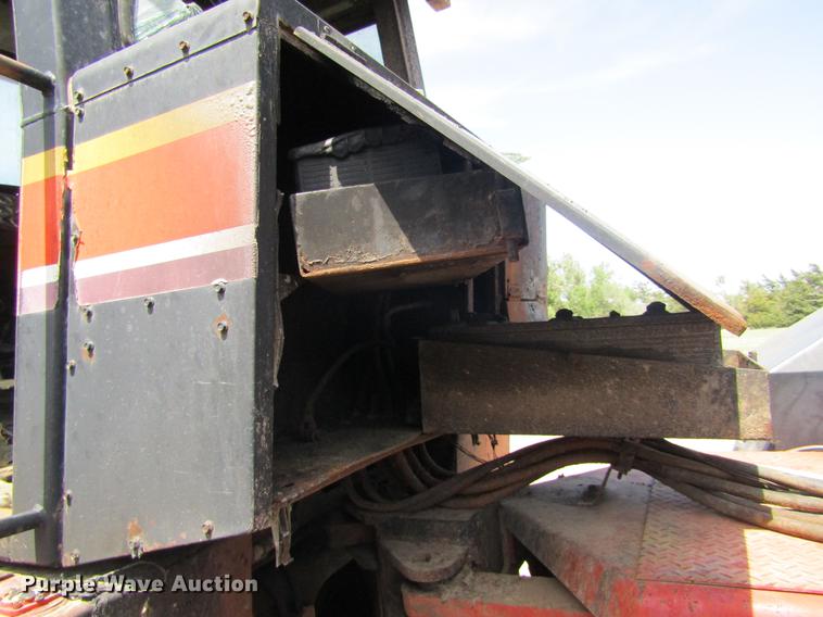 image for item DE6815 1979 Versatile 835 4WD tractor