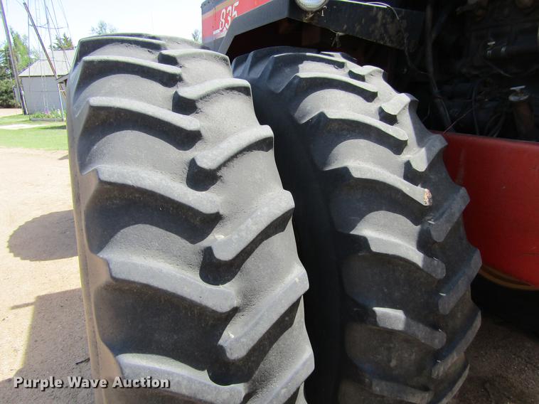 image for item DE6815 1979 Versatile 835 4WD tractor