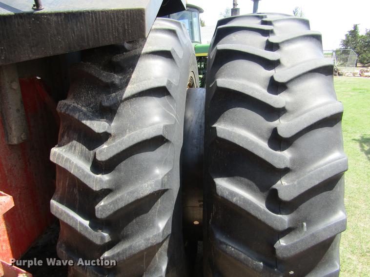 image for item DE6815 1979 Versatile 835 4WD tractor