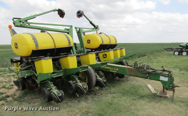 image for item DE6830 2002 John Deere 1760 no-till planter