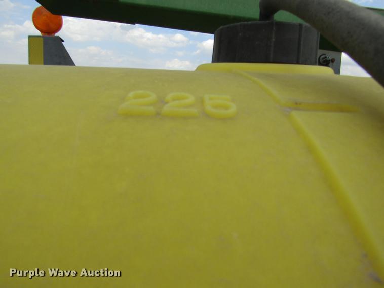 image for item DE6830 2002 John Deere 1760 no-till planter