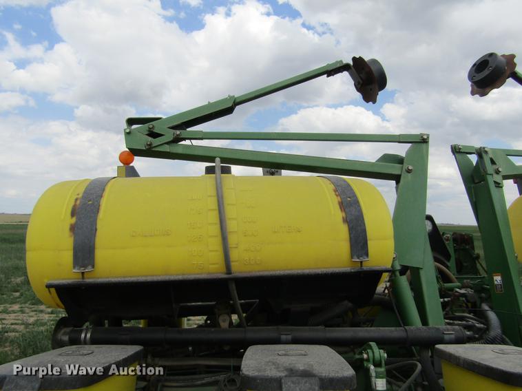 image for item DE6830 2002 John Deere 1760 no-till planter