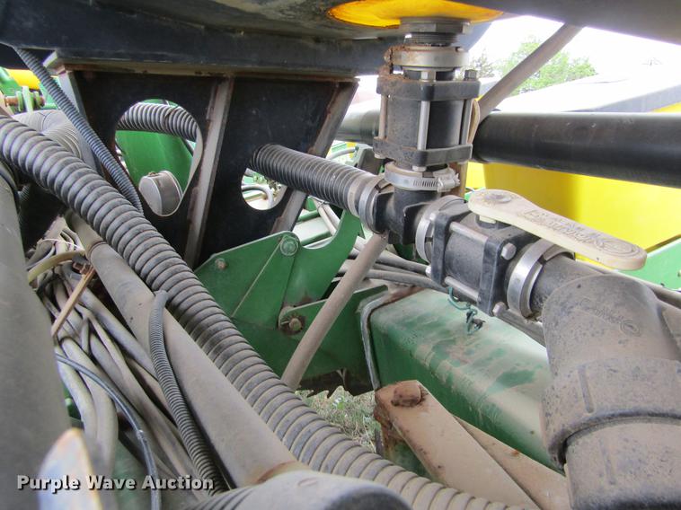 image for item DE6830 2002 John Deere 1760 no-till planter