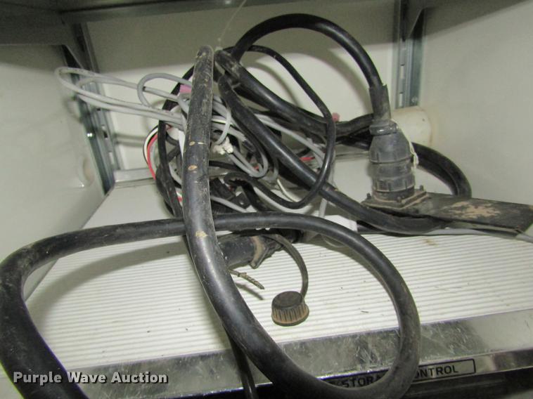 image for item DE6830 2002 John Deere 1760 no-till planter