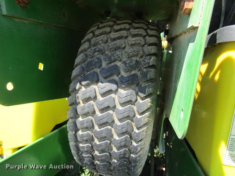 image for item DE6830 2002 John Deere 1760 no-till planter