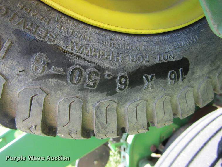 image for item DE6830 2002 John Deere 1760 no-till planter