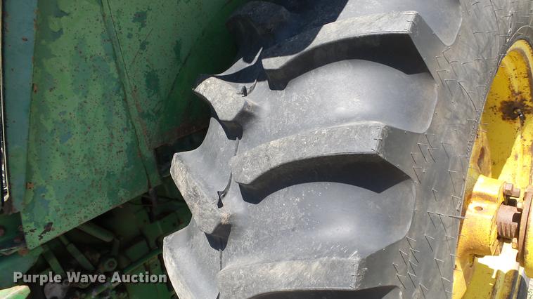 image for item DE7102 1976 John Deere 4630 tractor