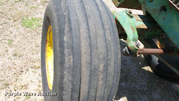 image for item DE7102 1976 John Deere 4630 tractor