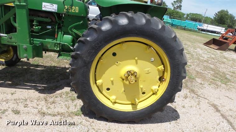 image for item DE7104 John Deere 2510 tractor