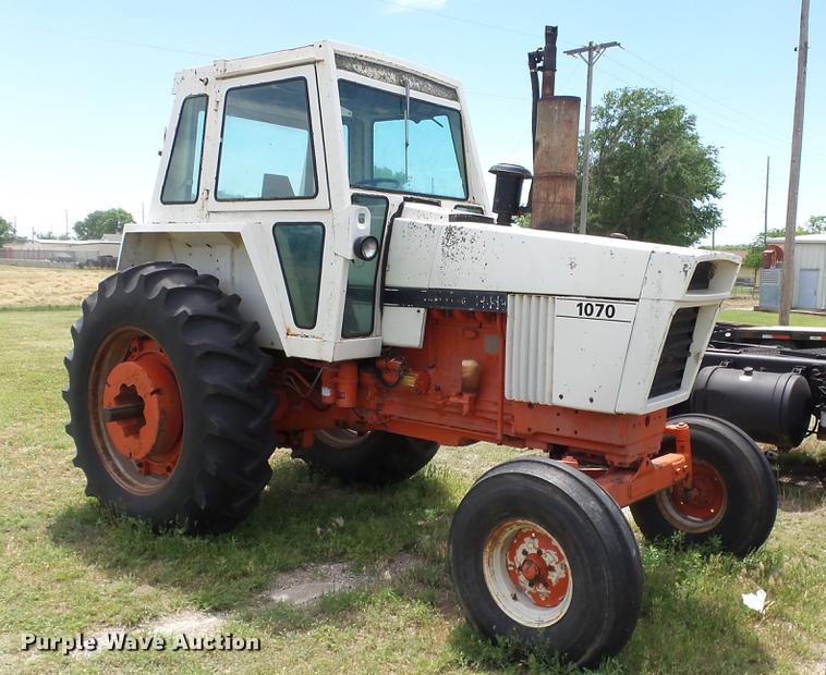 image for item DE7106 1976 Case 1070 tractor