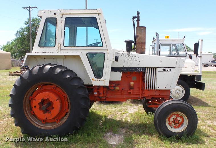 image for item DE7106 1976 Case 1070 tractor